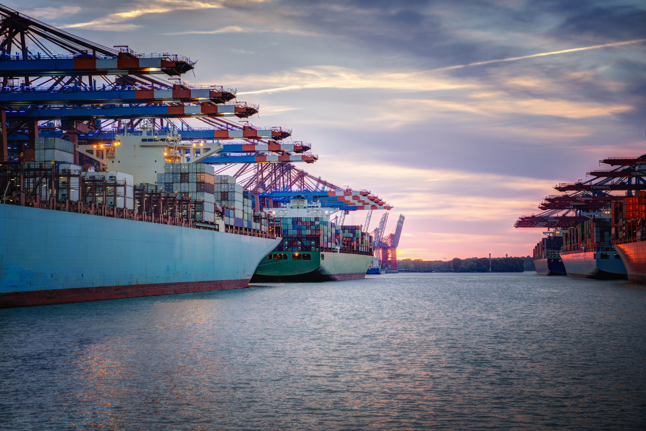 Germany, Hamburg, container ships in harbor